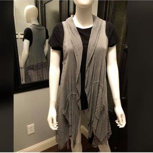 2 in 1 Grace and Lace vest EUC